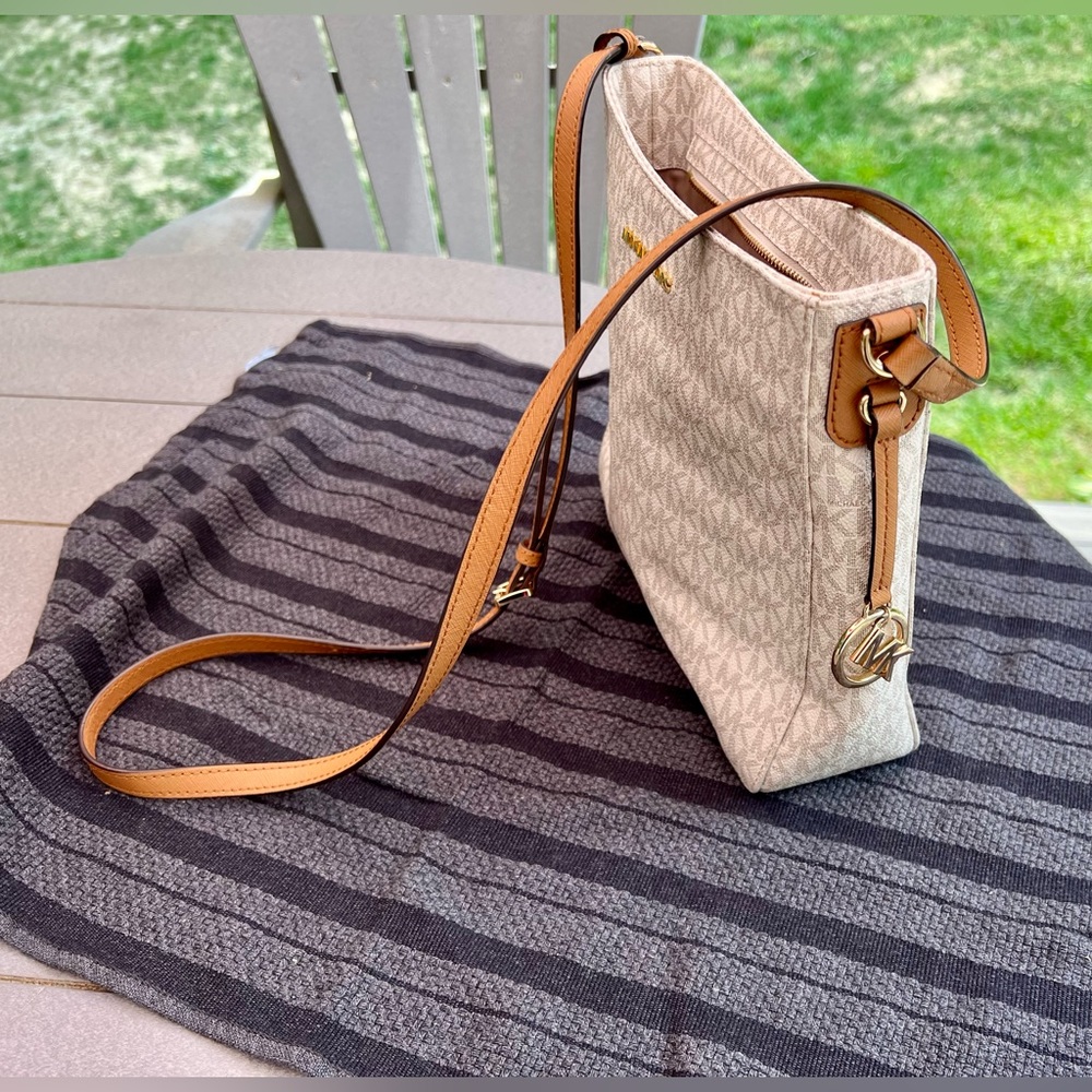 Michael Kors Beige/White Signature Crossbody with Tan Strap - Picture 3 of 5